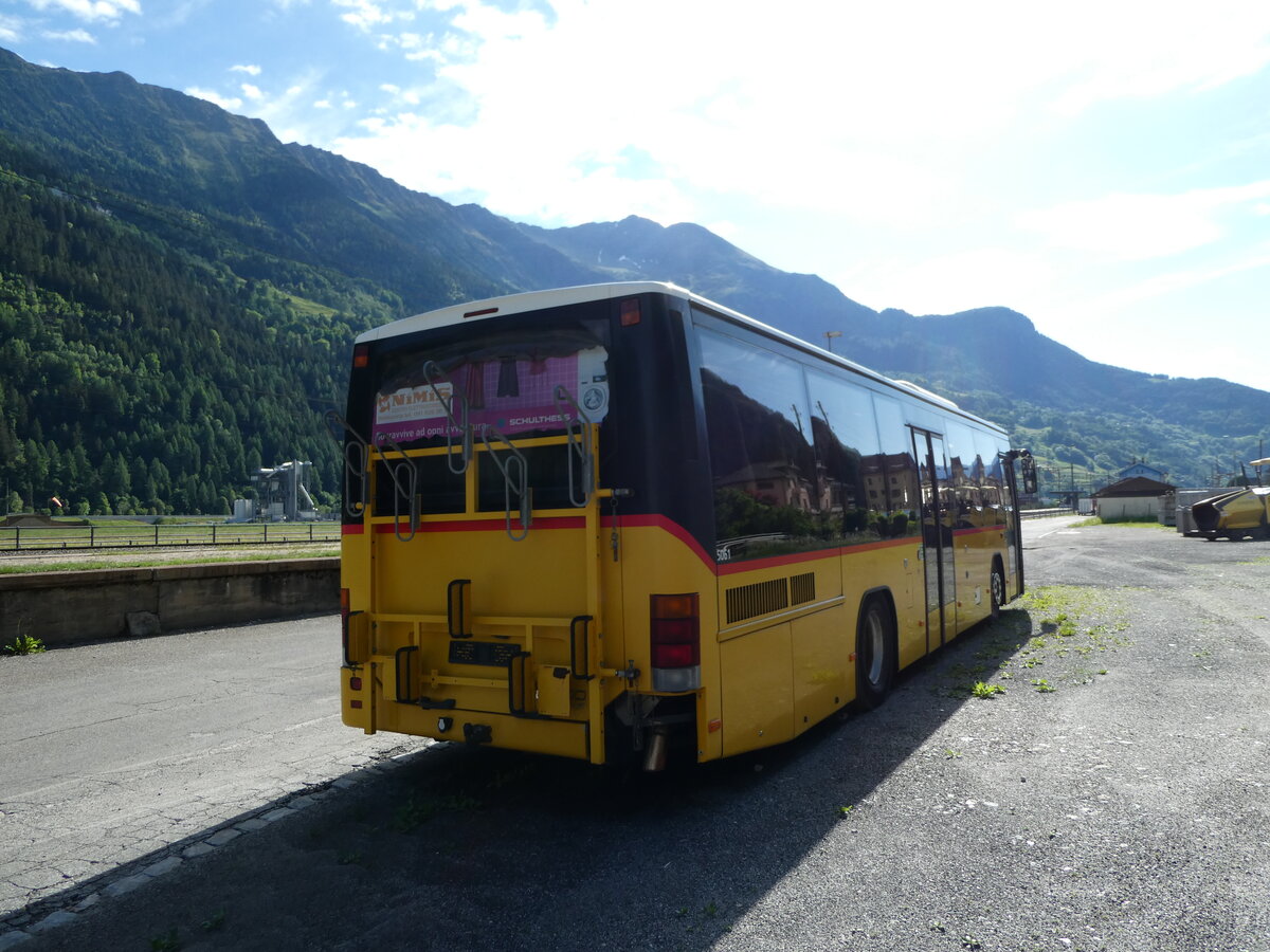 (236'232) - Marchetti, Airolo - (TI 241'034) - Volvo am 26. Mai 2022 in Ambri, Garage