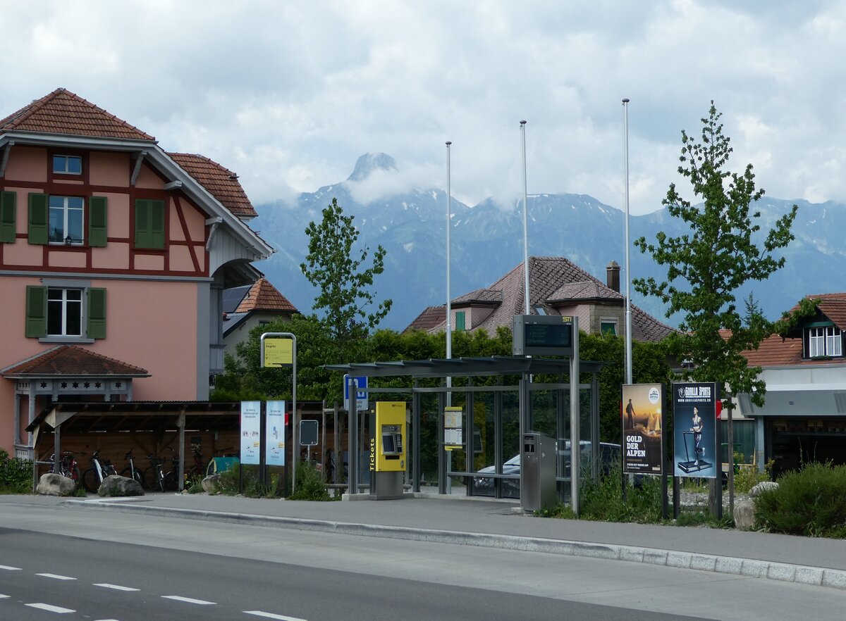 (236'534) - STI-Haltestelle am 30. Mai 2022 in Steffisburg, Ziegelei