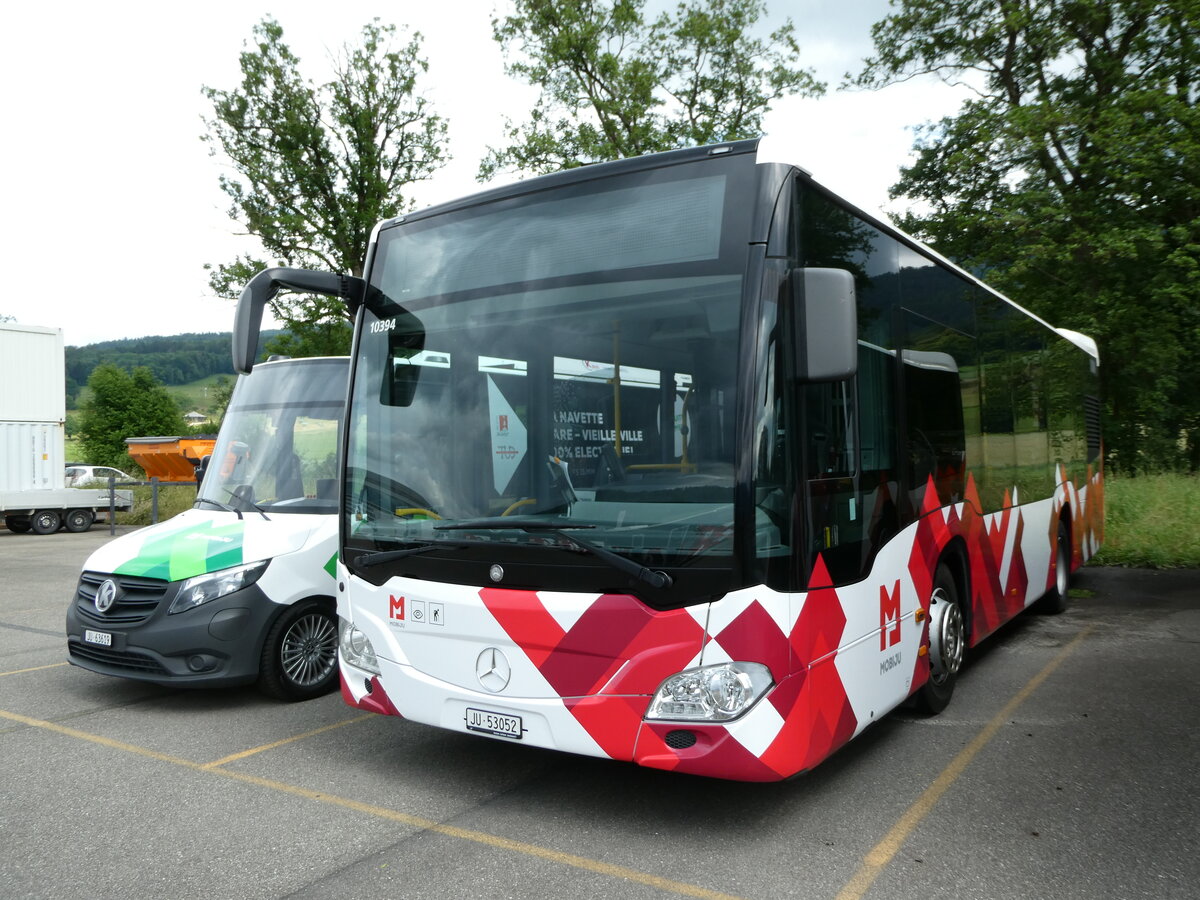 (236'892) - CarPostal Ouest - JU 53'052 - Mercedes (ex Nr. 7) am 6. Juni 2022 in Develier, Parkplatz