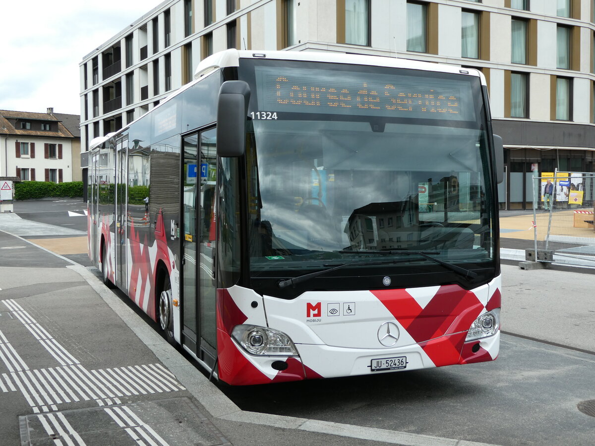 (236'916) - CarPostal Ouest - JU 52'436 - Mercedes am 6. Juni 2022 beim Bahnhof Delmont