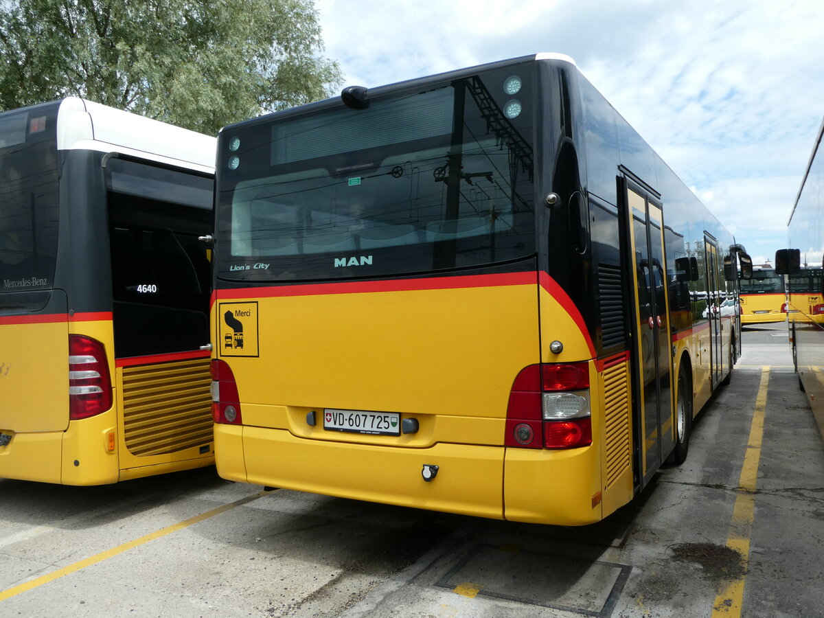 (236'933) - CarPostal Ouest - VD 607'725 - MAN (ex NE 165'378; ex TMR Martigny) am 6. Juni 2022 in Yverdon, Garage