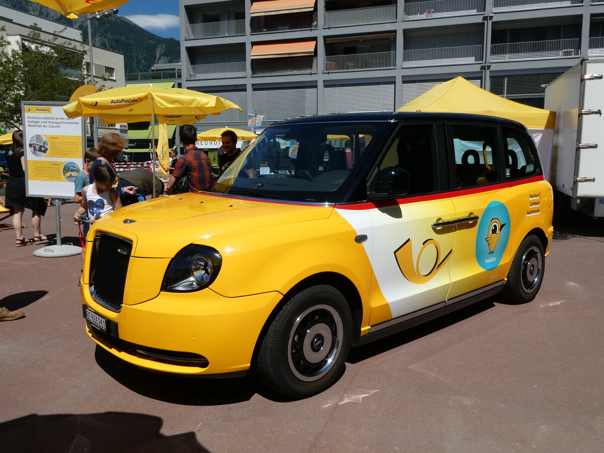 (237'162) - PostAuto Bern - BE 866'261 - LEVC-London-Taxi am 12. Juni 2022 beim Bahnhof Landquart 