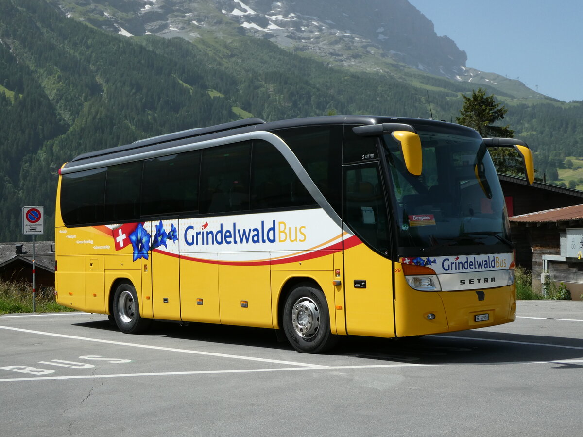 (237'220) - Grindelwaldbus, Grindelwald - Nr. 29/BE 47'910 - Setra am 18. Juni 2022 beim Bahnhof Grindelwald