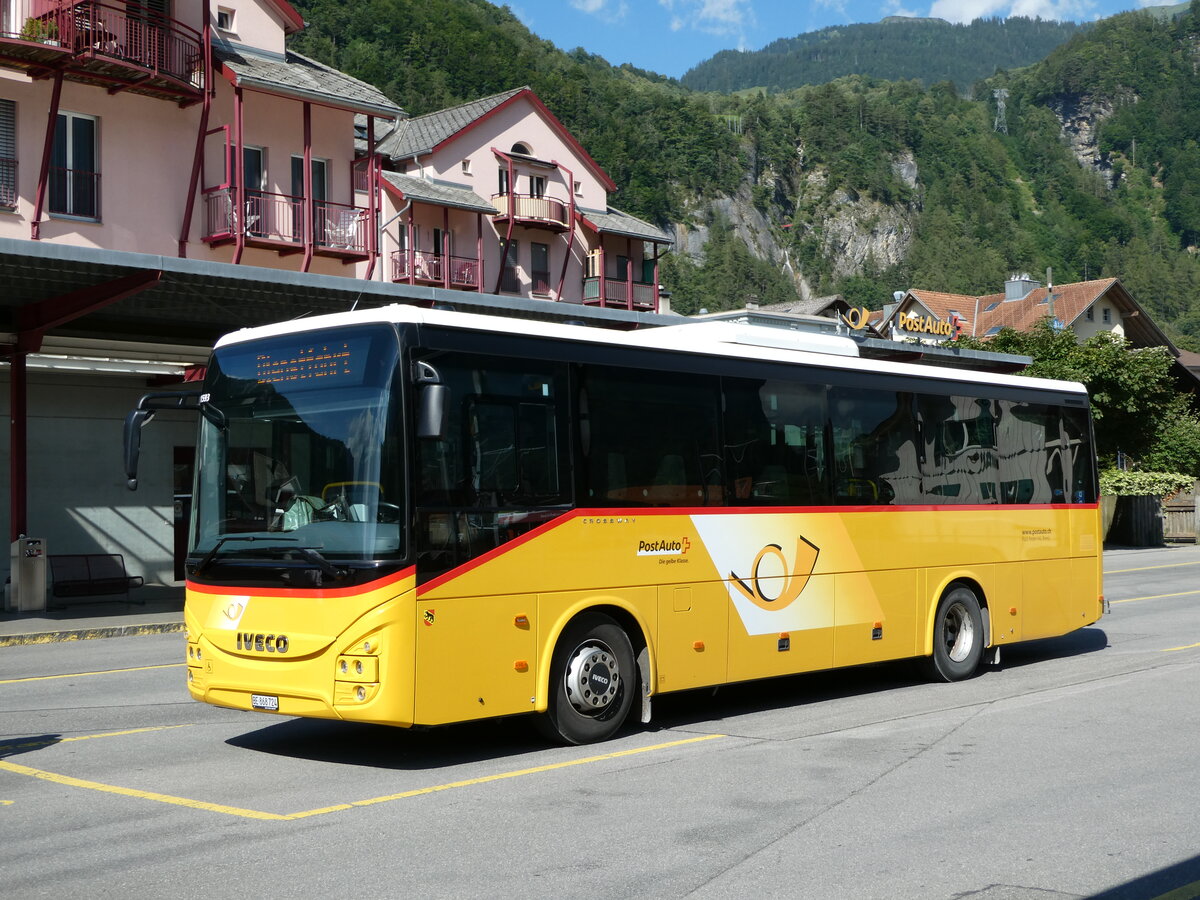 (238'004) - Flck, Brienz - Nr. 24/BE 868'724 - Iveco am 10. Juli 2022 in Meiringen, Postautostation