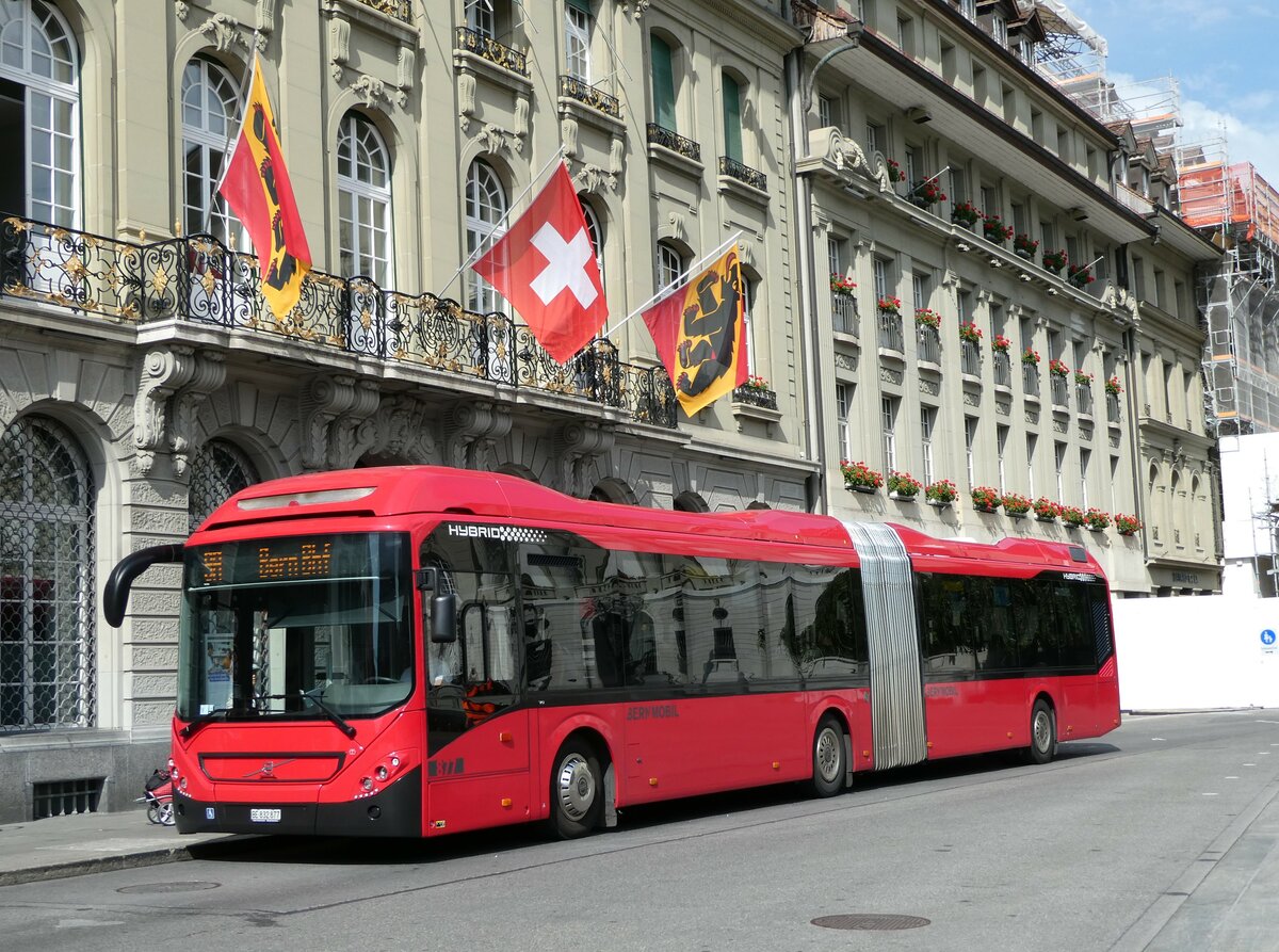 (238'523) - Bernmobil, Bern - Nr. 877/BE 832'877 - Volvo am 28. Juli 2022 in Bern, Bundesplatz