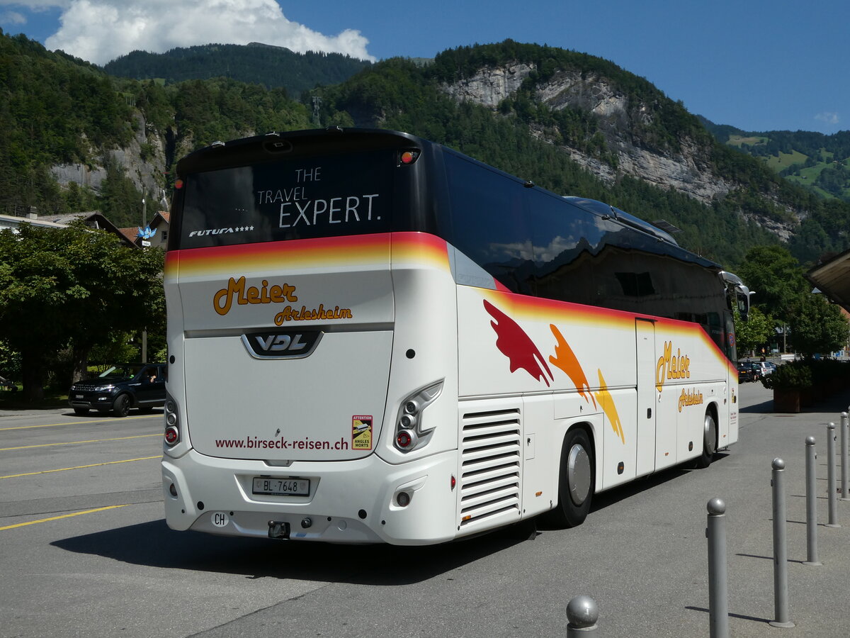 (238'778) - Meier, Arlesheim - BL 7648 - VDL am 1. August 2022 beim Bahnhof Meiringen