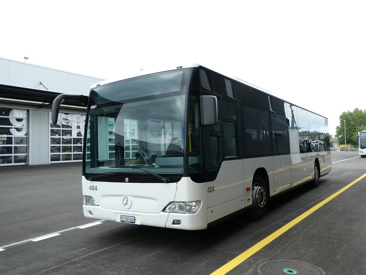 (238'941) - Intertours, Domdidier - Nr. 484/FR 300'484 - Mercedes (ex PostAuto Bern Nr. 1; ex Klopfstein, Laupen Nr. 1) am 7. August 2022 in Winterthur, EvoBus