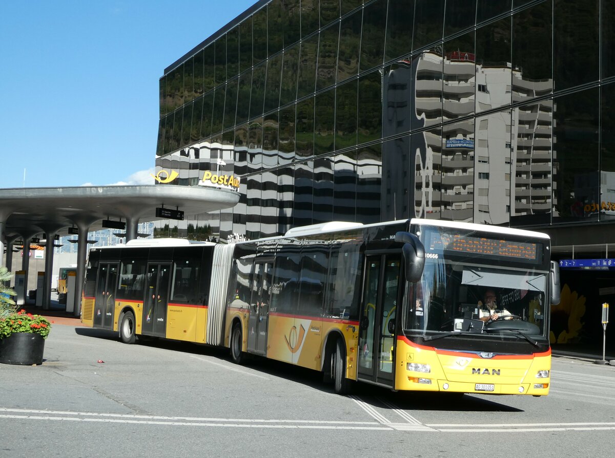 (239'332) - PostAuto Nordschweiz - AG 301'051 - MAN am 21. August 2022 beim Bahnhof Visp