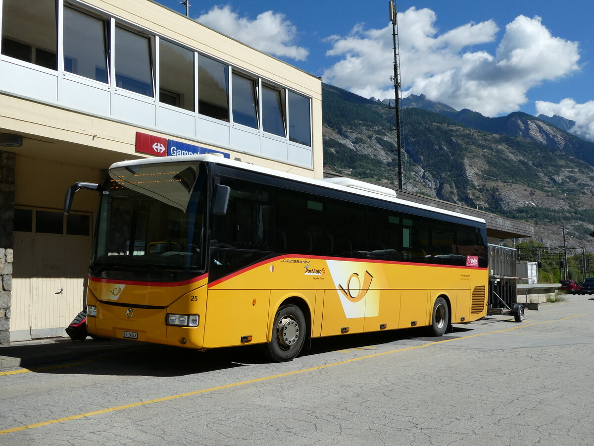 (239'359) - Jaggi, Kippel - Nr. 25/VS 24'043 - Irisbus am 21. August 2022 beim Bahnhof Gampel-Steg