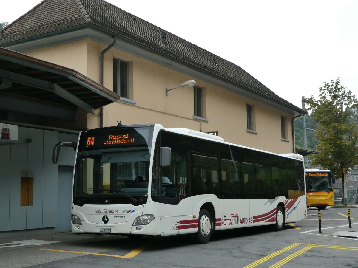 (239'737) - ARAG Ruswil - Nr. 37/LU 15'537 - Mercedes am 28. August 2022 beim Bahnhof Wolhusen