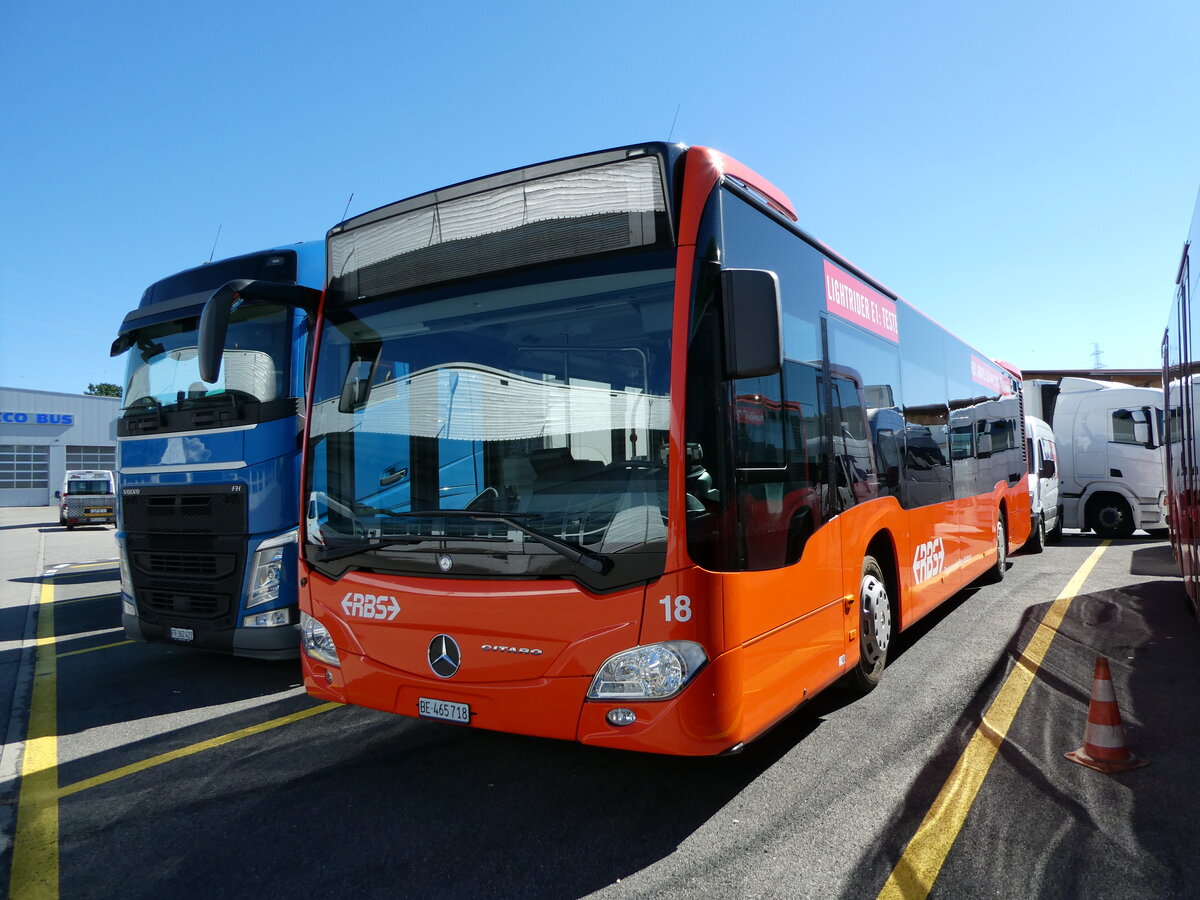 (240'017) - RBS Worblaufen - Nr. 18/BE 465'718 - Mercedes am 11. September 2022 in Kerzers, Interbus