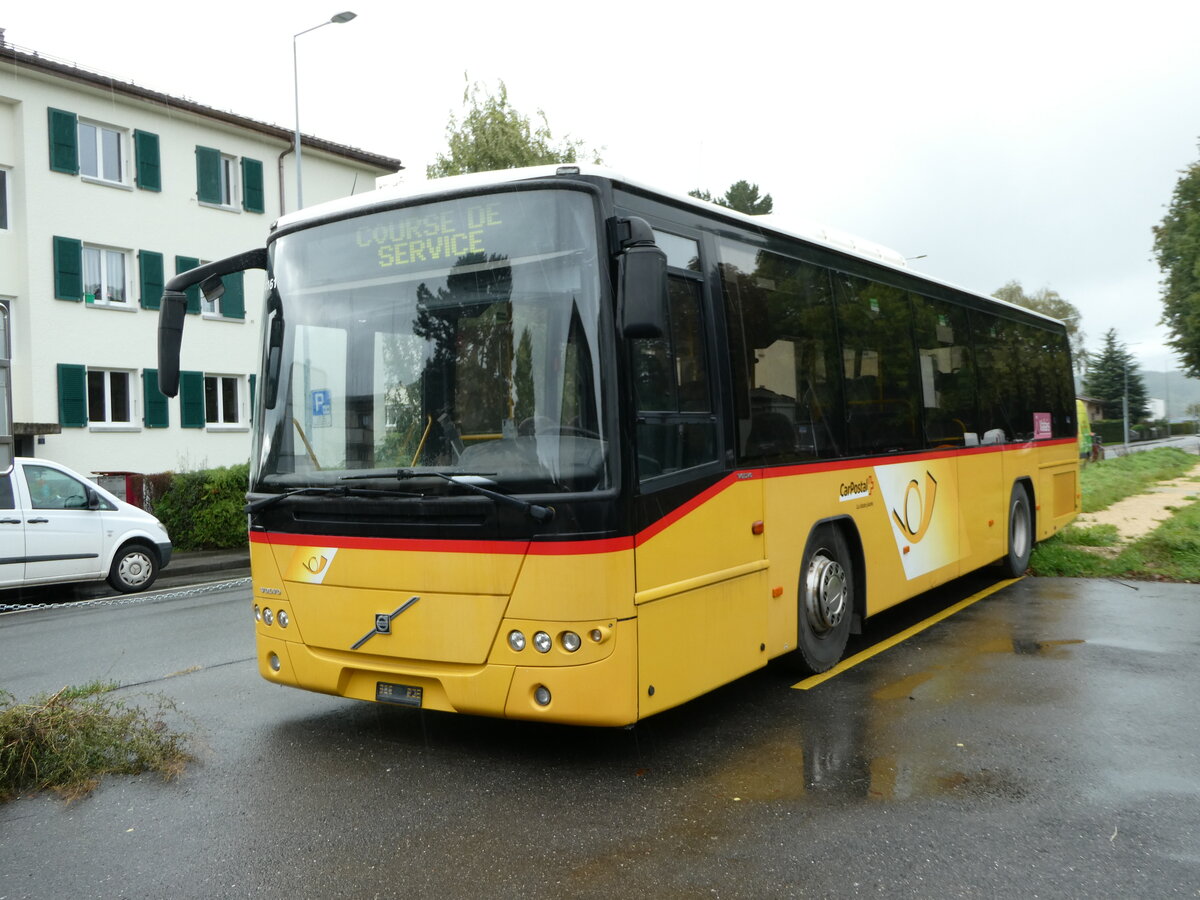 (240'520) - PostAuto Wallis - Nr. 2 - Volvo (ex CarPostal Ouest; ex SAPJV, L'Isle Nr. 11) am 2. Oktober 2022 in Yverdon, Garage 3