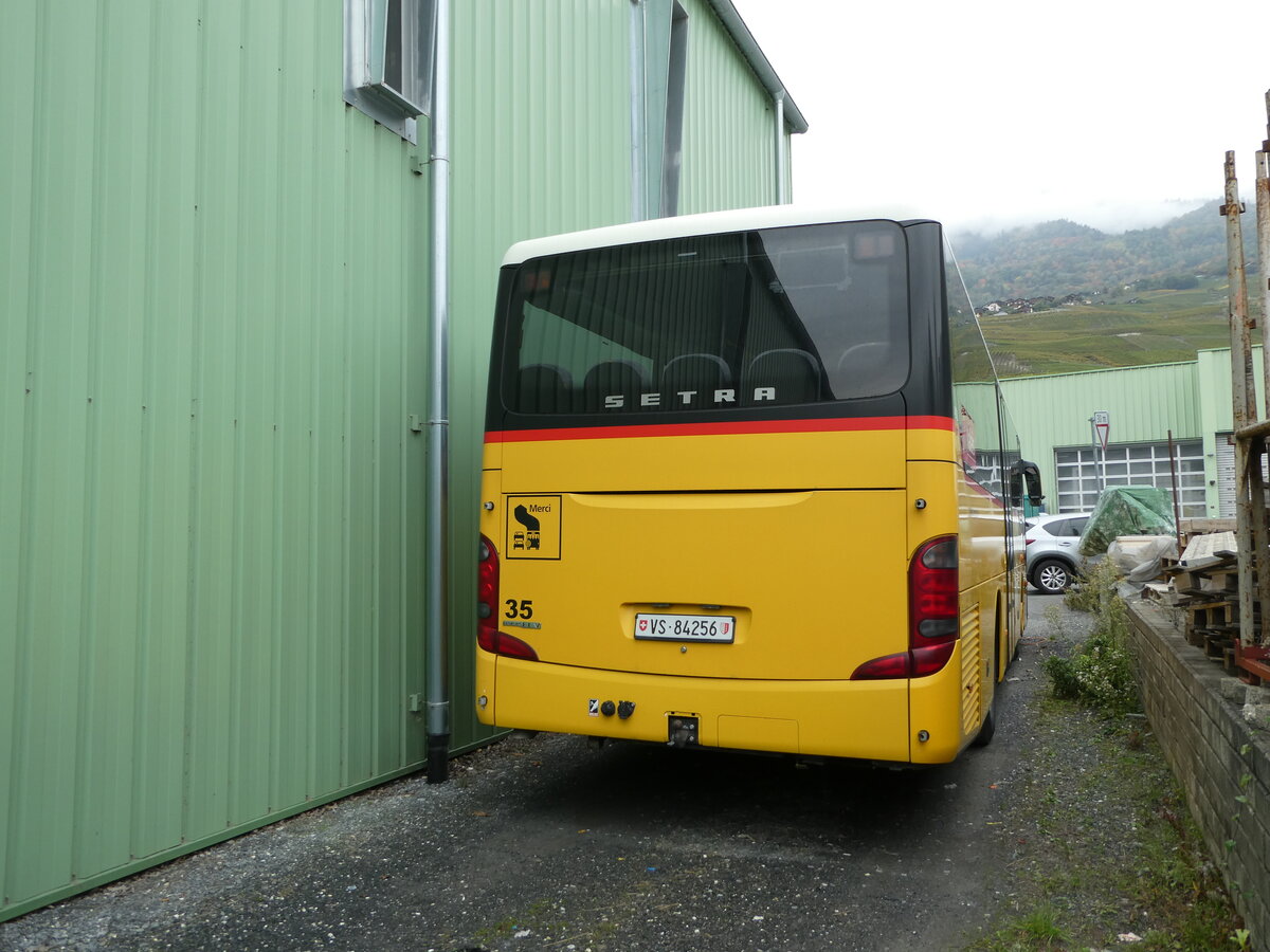 (240'717) - Buchard, Leytron - Nr. 35/VS 84'256 - Setra (ex PostAuto Wallis Nr. 35; ex TSAR, Sierre; ex Pfammatter, Sierre) am 8. Oktober 2022 in Leytron Garage