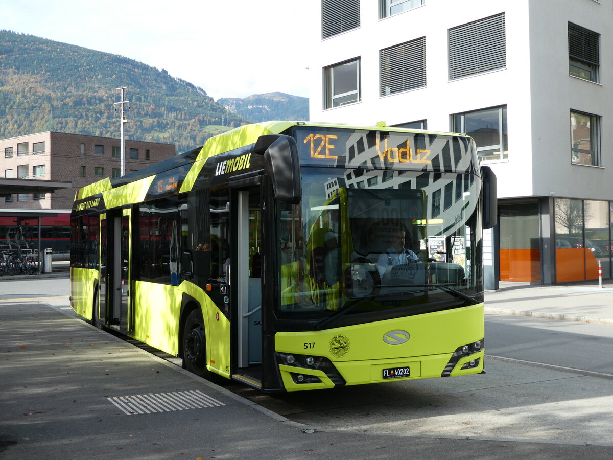 (240'899) - Aus Liechtenstein: BOS PS Anstalt, Vaduz - Nr. 517/FL 40'202 - Solaris am 11. Oktober 2022 beim Bahnhof Sargans