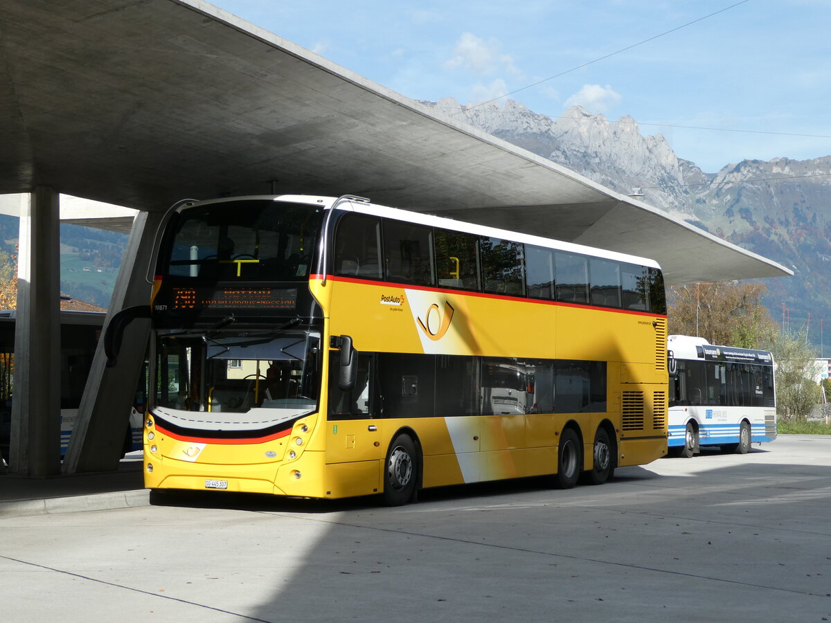 (240'916) - PostAuto Ostschweiz - SG 445'307 - Alexander Dennis (ex AR 45'269) am 11. Oktober 2022 beim Bahnhof Buchs