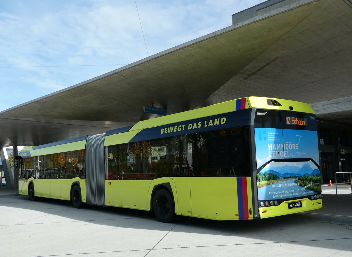 (240'934) - Aus Liechtenstein: BOS PS Anstalt, Vaduz - Nr. 570/FL 40'228 - Solaris am 11. Oktober 2022 beim Bahnhof Buchs