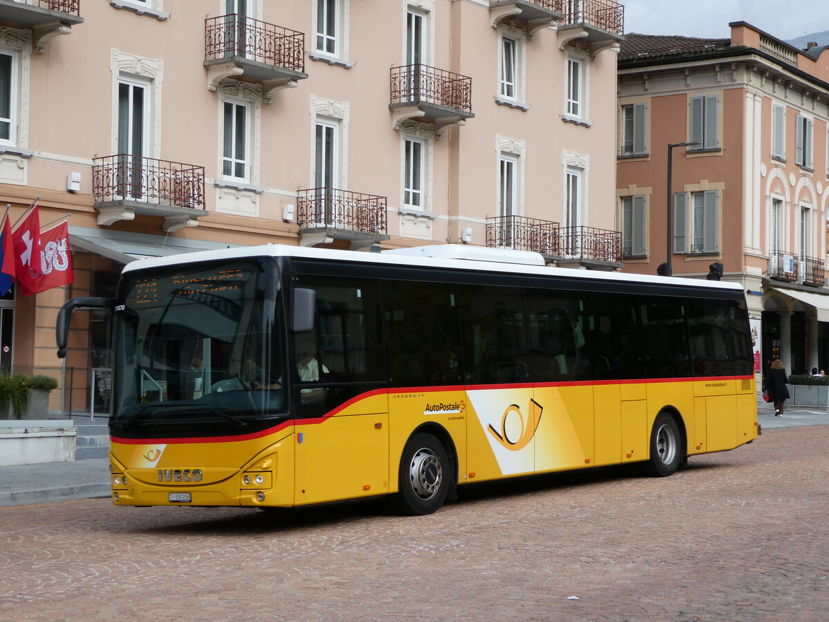 (241'313) - AutoPostale Ticino - TI 339'206 - Iveco am 14. Oktober 2022 beim Bahnhof Bellinzona