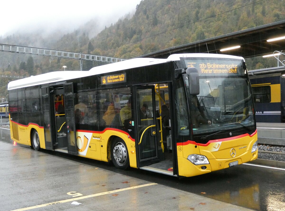 (241'845) - Flck, Brienz - Nr. 4/BE 517'311 - Mercedes am 24. Oktober 2022 beim Bahnhof Interlaken Ost