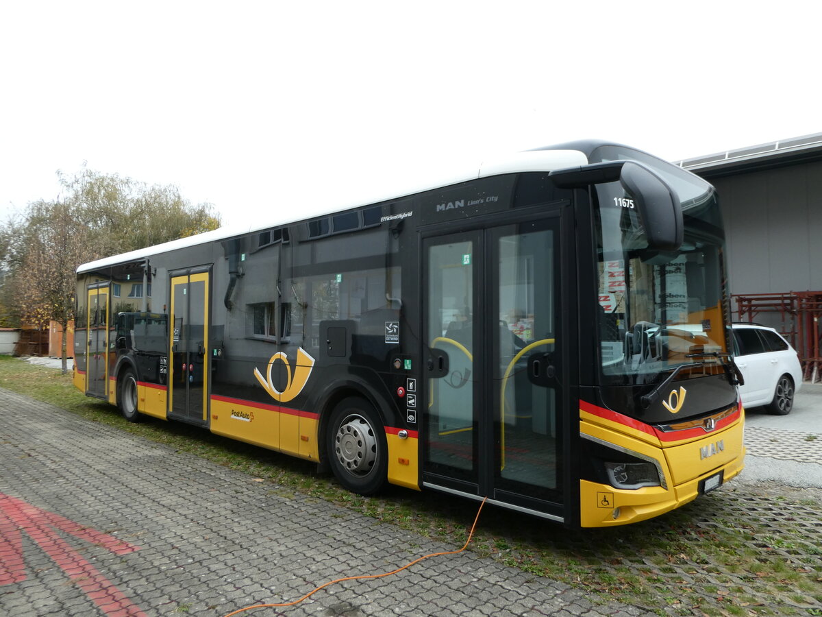 (242'639) - PostAuto Ostschweiz - SG 304'012 - MAN am 13. November 2022 in Uznach, Garage