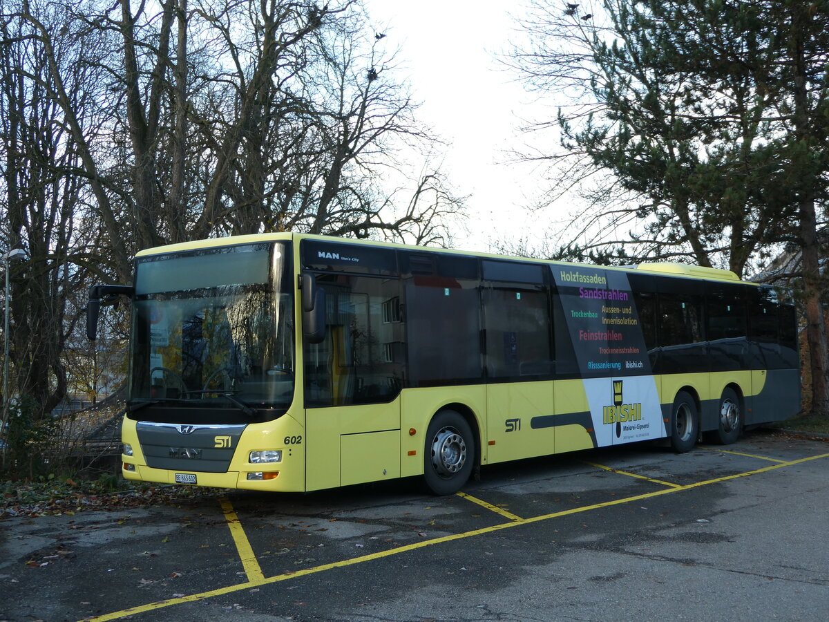 (243'156) - STI Thun - Nr. 602/BE 865'602 - MAN am 27. November 202 in Thun, Garage