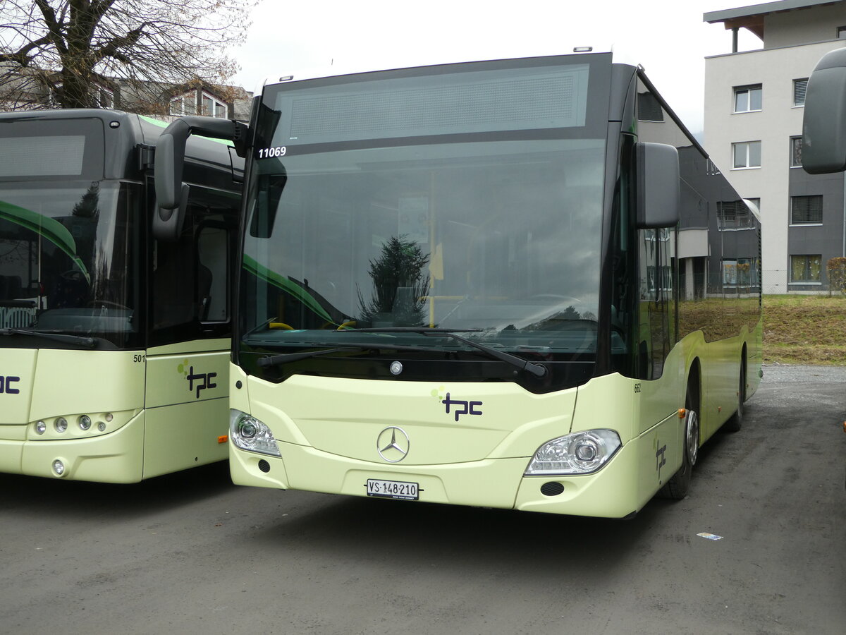 (243'433) - TPC Aigle - Nr. 662/VS 148'210 - Mercedes (ex Nr. CP27) am 3. Dezember 2022 in Monthey, Garage