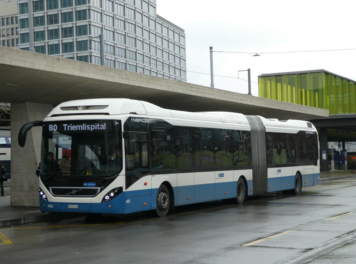 (243'509) - VBZ Zrich - Nr. 465/ZH 942'465 - Volvo am 7. Dezember 2022 beim Bahnhof Zrich Oerlikon