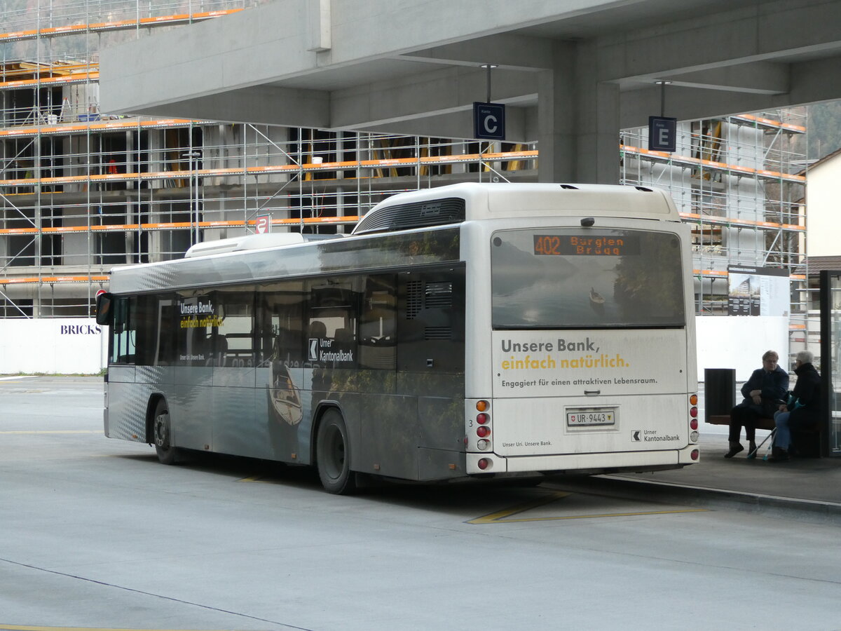 (243'541) - AAGU Altdorf - Nr. 3/UR 9443 - Hess am 7. Dezember 2022 beim Bahnhof Altdorf