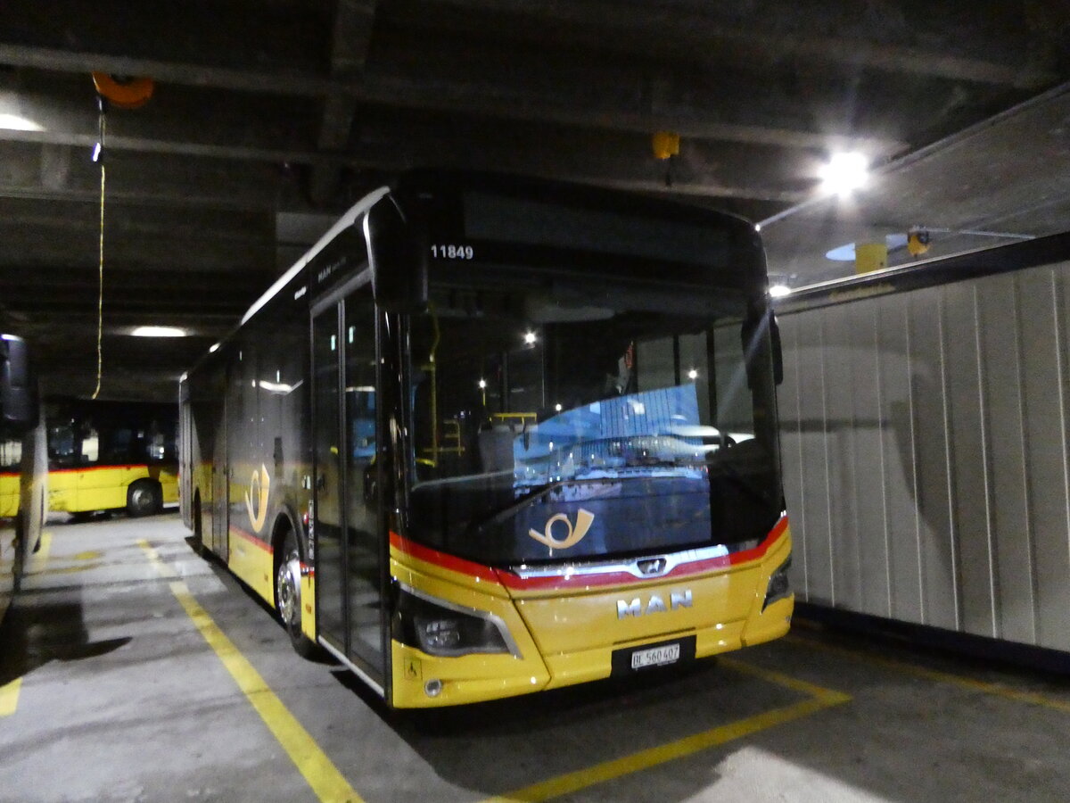 (243'733) - PostAuto Bern - Nr. 11'849/BE 560'407 - MAN am 10. Dezember 2022 in Bern, Postautostation