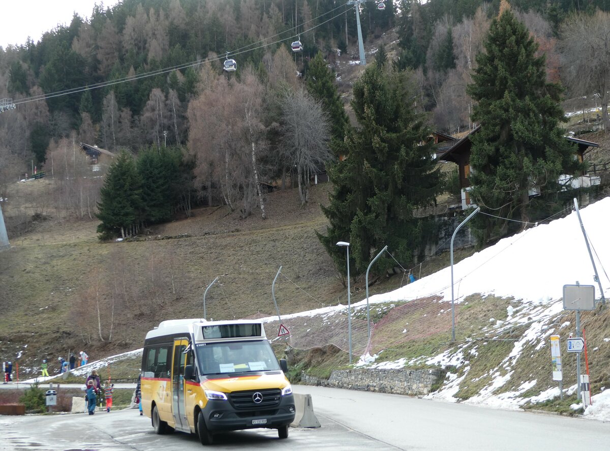 (244'160) - PostAuto Wallis - Nr. 26/VS 330'909 - Mercedes am 26. Dezember 2022 in Vercorin, Tlphrique