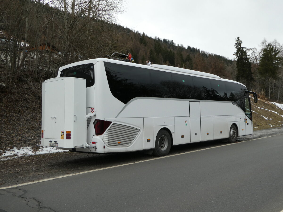 (244'184) - Evquoz, Erde - VS 60'650 - Setra (ex SAD, SK-Prievidza) am 26. Dezember 2022 in Mayens-de-l'Ours, Tlcabine