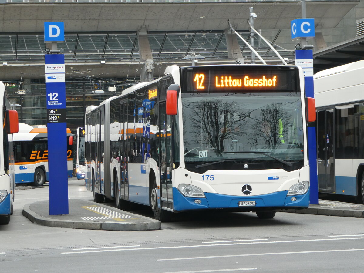 (245'373) - VBL Luzern - Nr. 175/LU 249'493 - Mercedes am 25. Januar 2023 beim Bahnhof Luzern