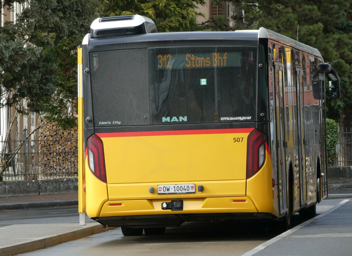 (247'139) - PostAuto Zentralschweiz - Nr. 507/OW 11'414 - MAN (ex Nr. 7) am 10. Mrz 2023 beim Bahnhof Sarnen