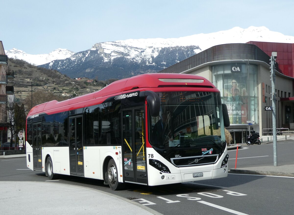 (247'249) - PostAuto Wallis - Nr. 78/VS 461'600/PID 10'682 - Volvo am 16. Mrz 2023 beim Bahnhof Sion