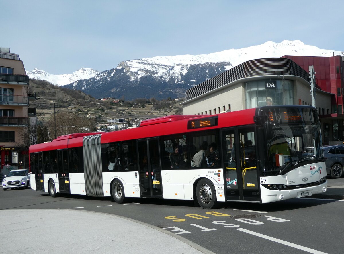 (247'259) - PostAuto Wallis - Nr. 67/VS 429'479/PID 10'175 - Solaris am 16. Mrz 2023 beim Bahnhof Sion