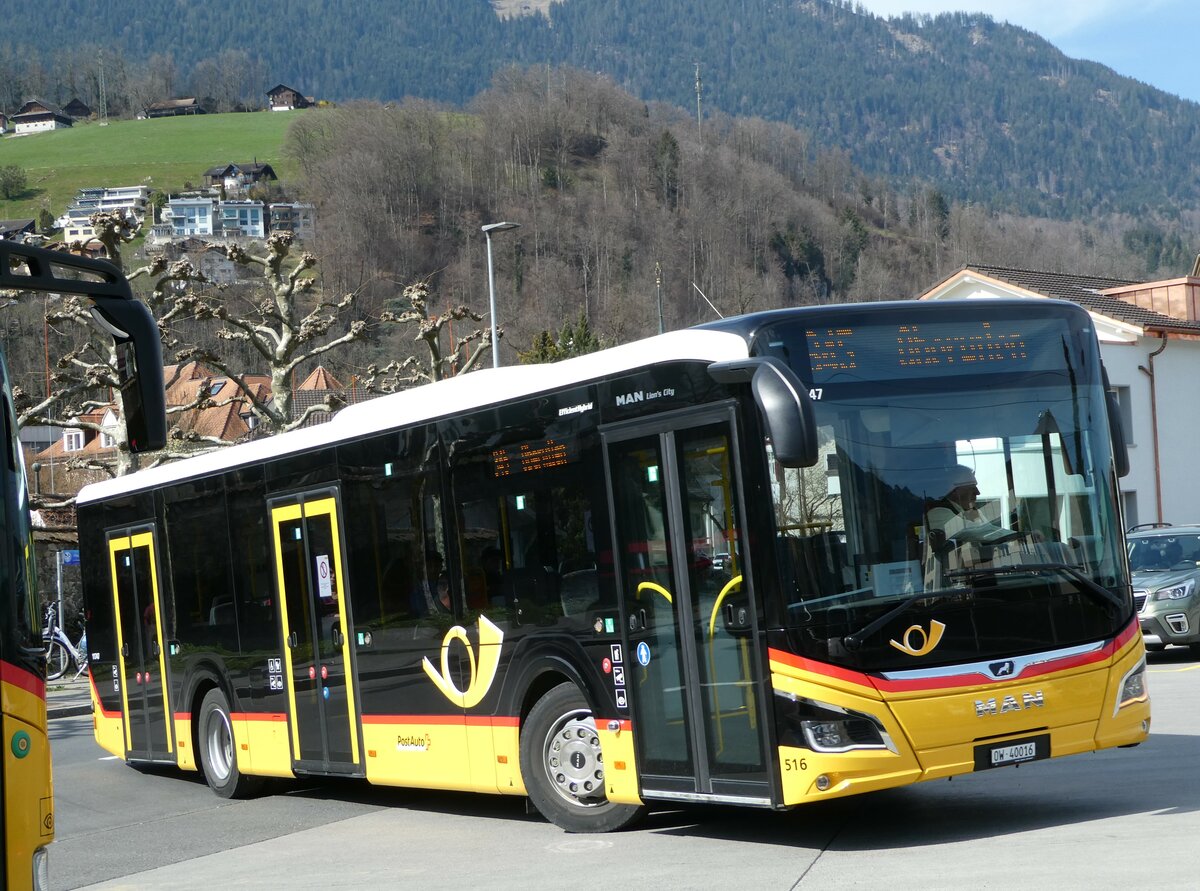 (247'433) - PostAuto Zentralschweiz - Nr. 516/OW 40'016/PID 11'747 - MAN (ex Nr. 16) am 18. Mrz 2023 beim Bahnhof Sarnen