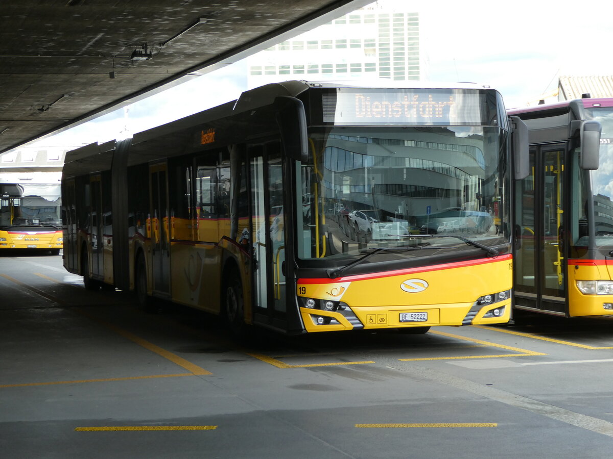 (247'731) - Steiner, Ortschwaben - Nr. 19/BE 52'222/PID 11'205 - Solaris am 25. Mrz 2023 in Bern, Postautostation