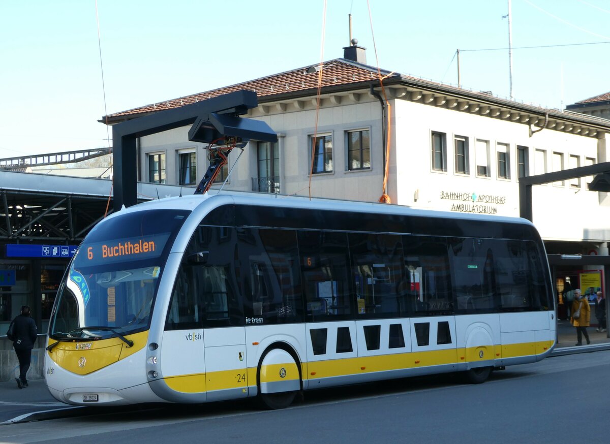 (248'040) - VBSH Schaffhausen - Nr. 24/SH 38'024 - Irizar am 6. April 2023 beim Bahnhof Schaffhausen