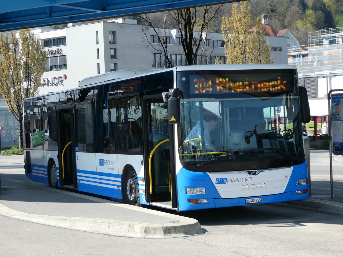 (248'107) - RTB Altsttten - Nr. 92/SG 482'225 - MAN (ex PostBus/A BD 15'335) am 6. April 2023 beim Bahnhof Heerbrugg