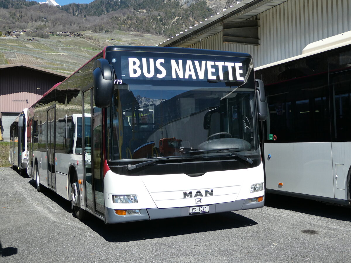 (248'297) - Buchard, Leytron - VS 1071 - MAN (ex PostAuto Wallis Nr. 69/PID 4779; ex Lathion, Sion Nr. 69) am 9. April 2023 in Leytron, Garage