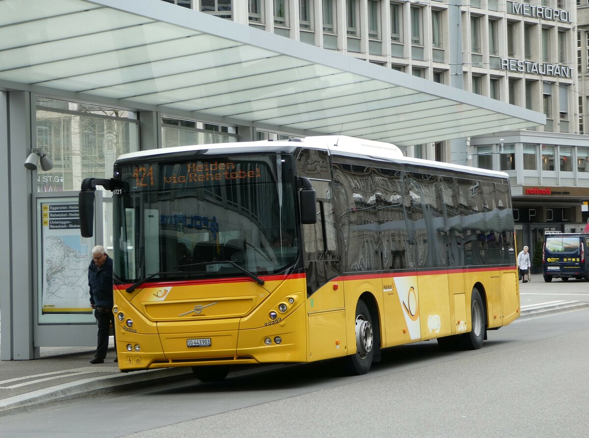 (248'388) - PostAuto Ostschweiz - SG 443'903/PID 10'721 - Volvo am 13. April 2023 beim Bahnhof St. Gallen