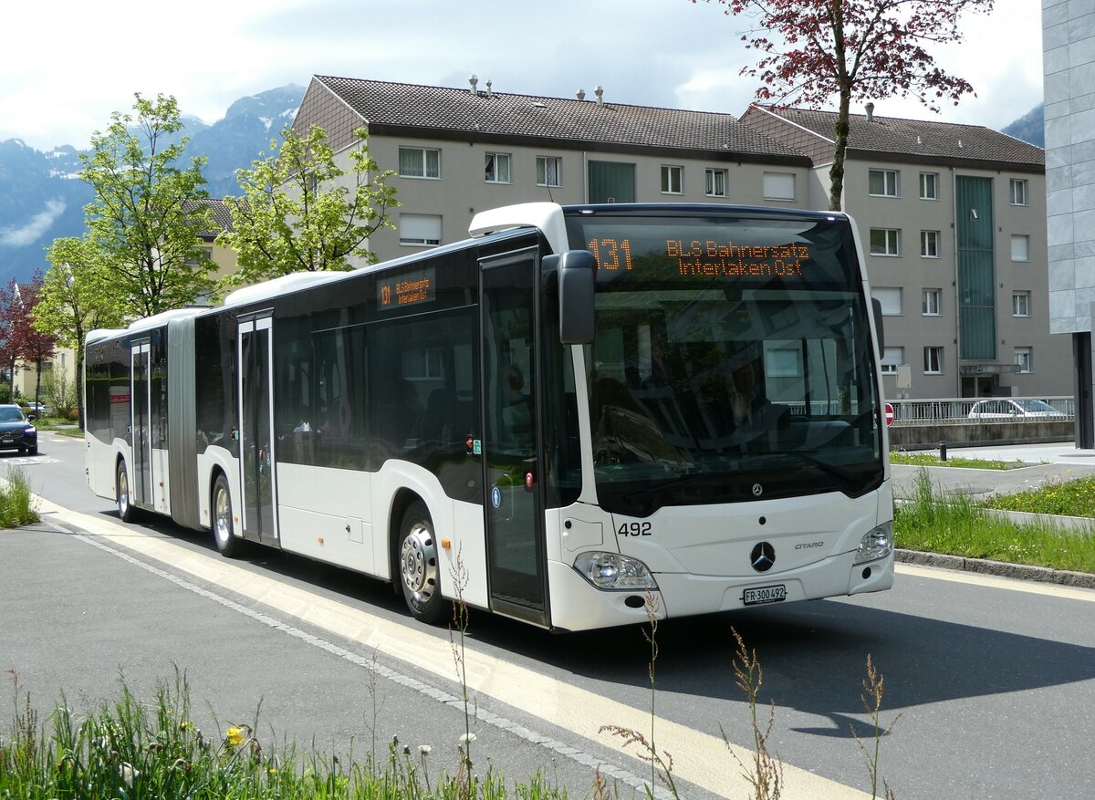 (249'389) - Intertours, Domdidier - Nr. 492/FR 300'492 - Mercedes am 2. Mai 2023 beim Bahnhof Interlaken Ost