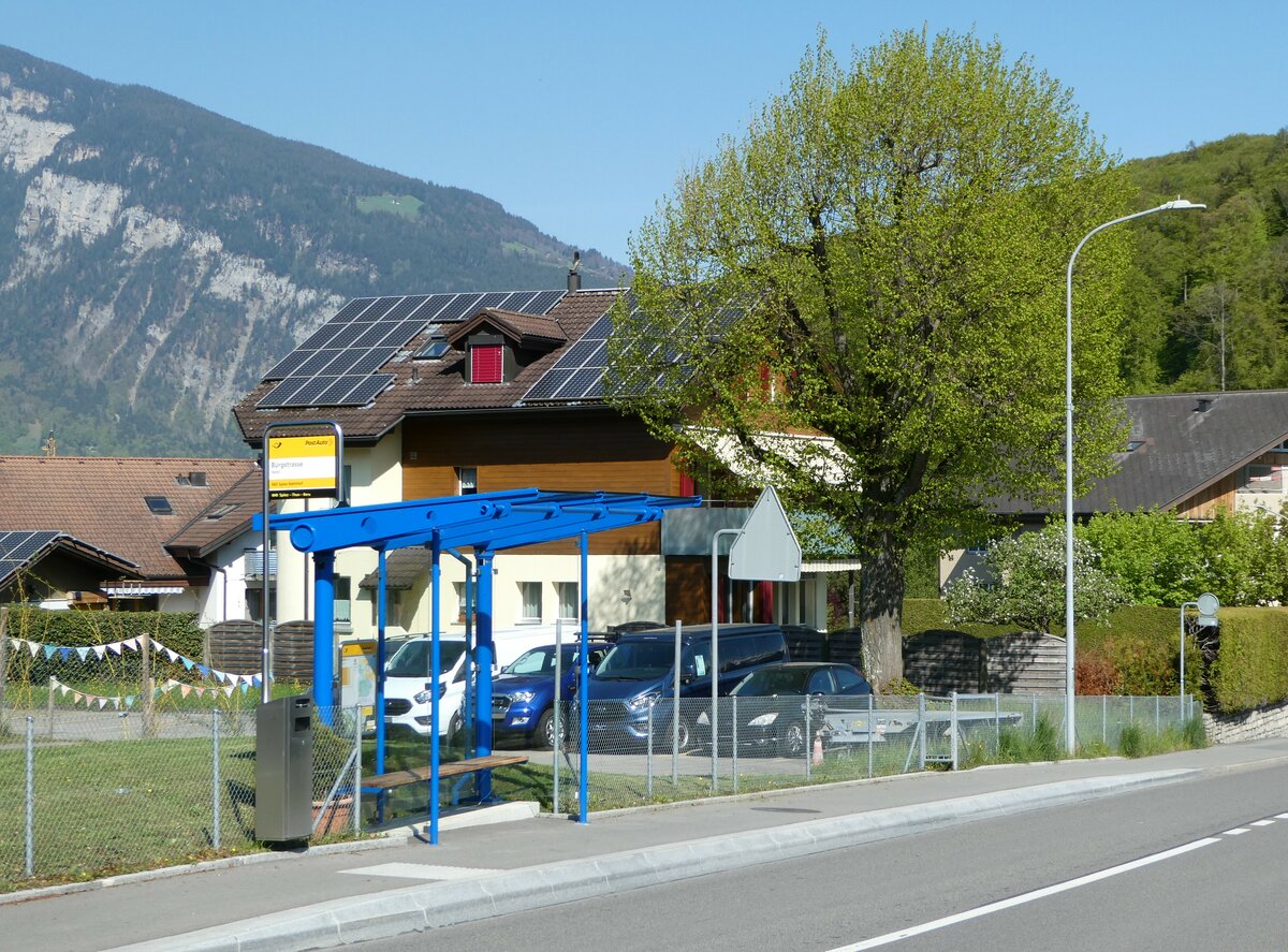 (249'488) - PostAuto-Haltestelle am 3. Mai 2023 in Spiez, Brgstrasse