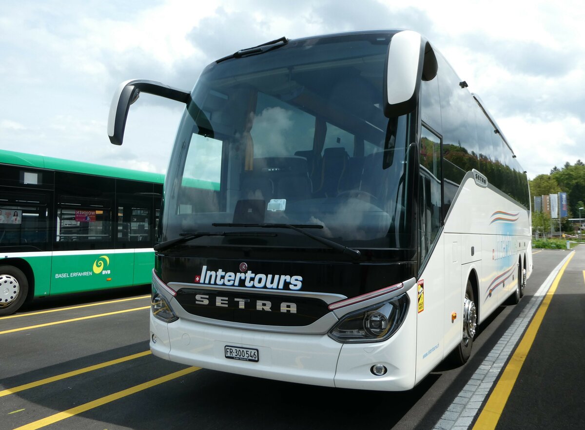 (249'774) - Intertours, Domdidier - FR 300'546 - Setra am 6. Mai 2023 in Winterthur, EvoBus