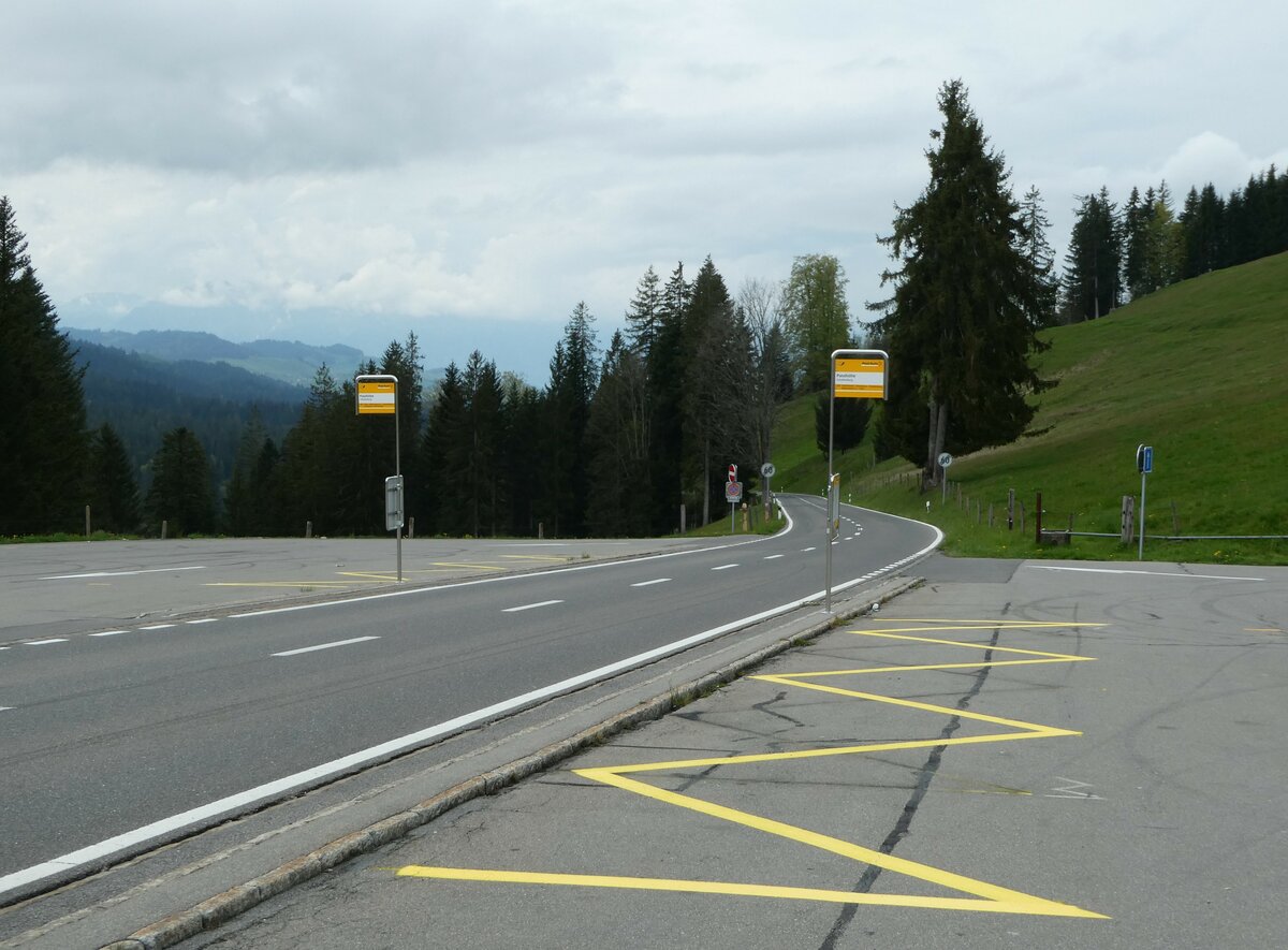 (249'822) - PostAuto-Haltestellen am 7. Mai 2023 in Schallenberg, Passhhe