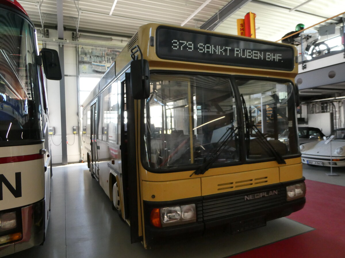 (250'955) - Auwrter, Pilsting - Neoplan (ex BVG Berlin Nr. 2423) am 4. Juni 2023 in Pilsting, Auwrter Automobil-Park