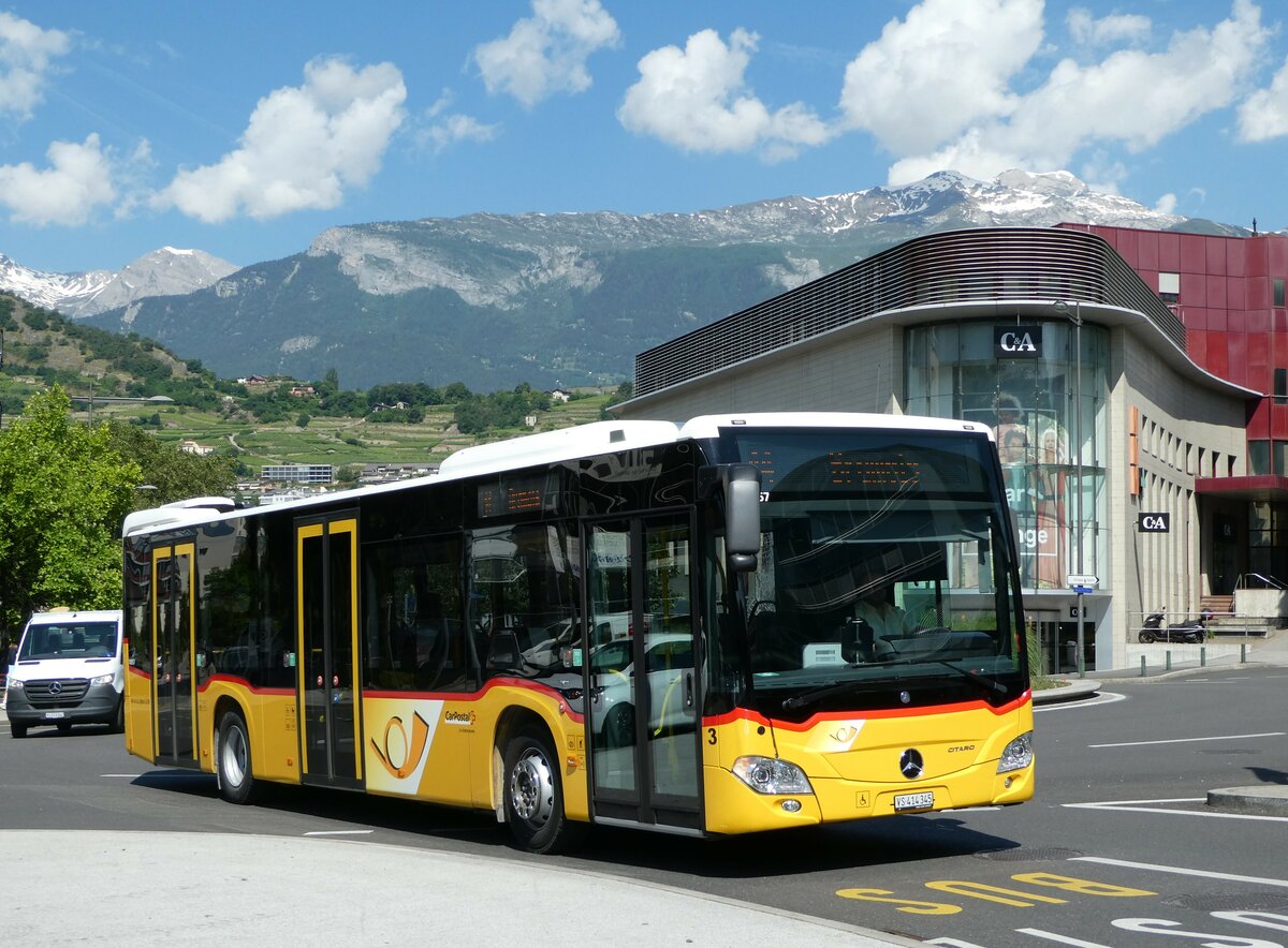 (251'216) - PostAuto Wallis - Nr. 3/VS 414'345/PID 10'957 - Mercedes am 9. Juni 2023 beim Bahnhof Sion