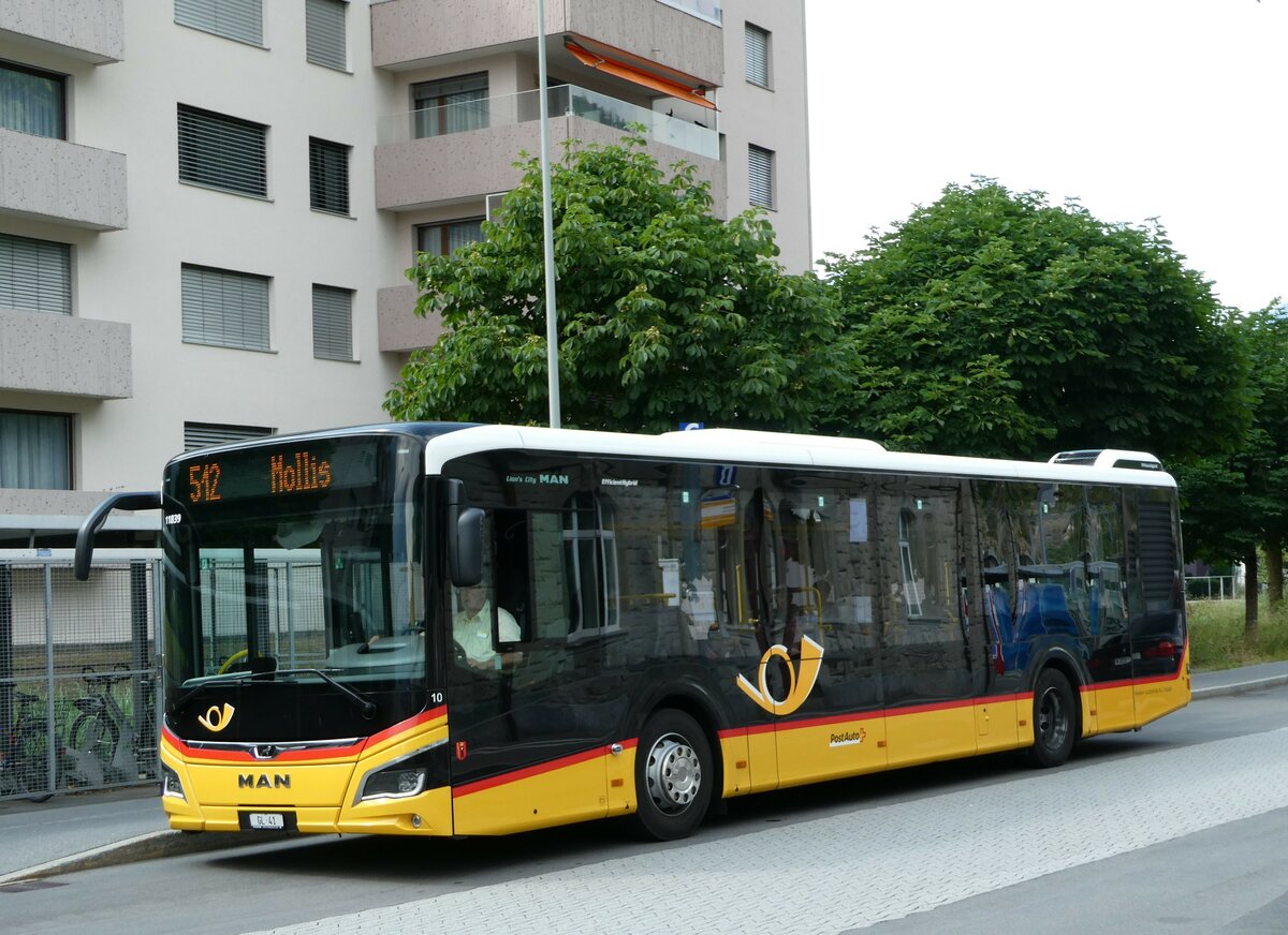 (251'327) - Niederer, Filzbach - Nr. 10/GL 41/PID 11'839 - MAN am 10. Juni 2023 beim Bahnhof Nfels-Mollis