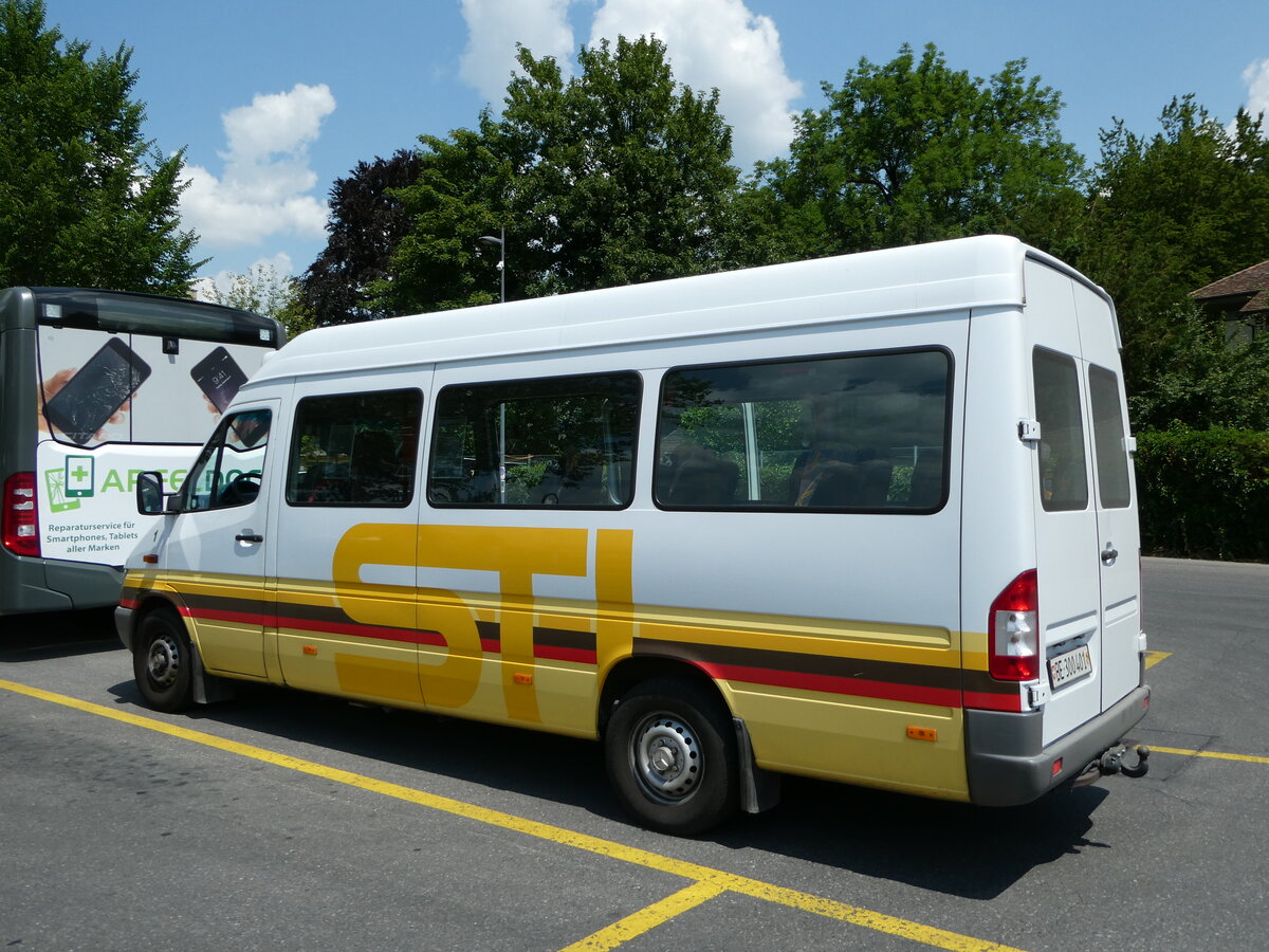 (251'575) - STI Thun - Nr. 1/BE 300'401 - Mercedes am 16. Juni 2023 bei der Schifflndte Thun