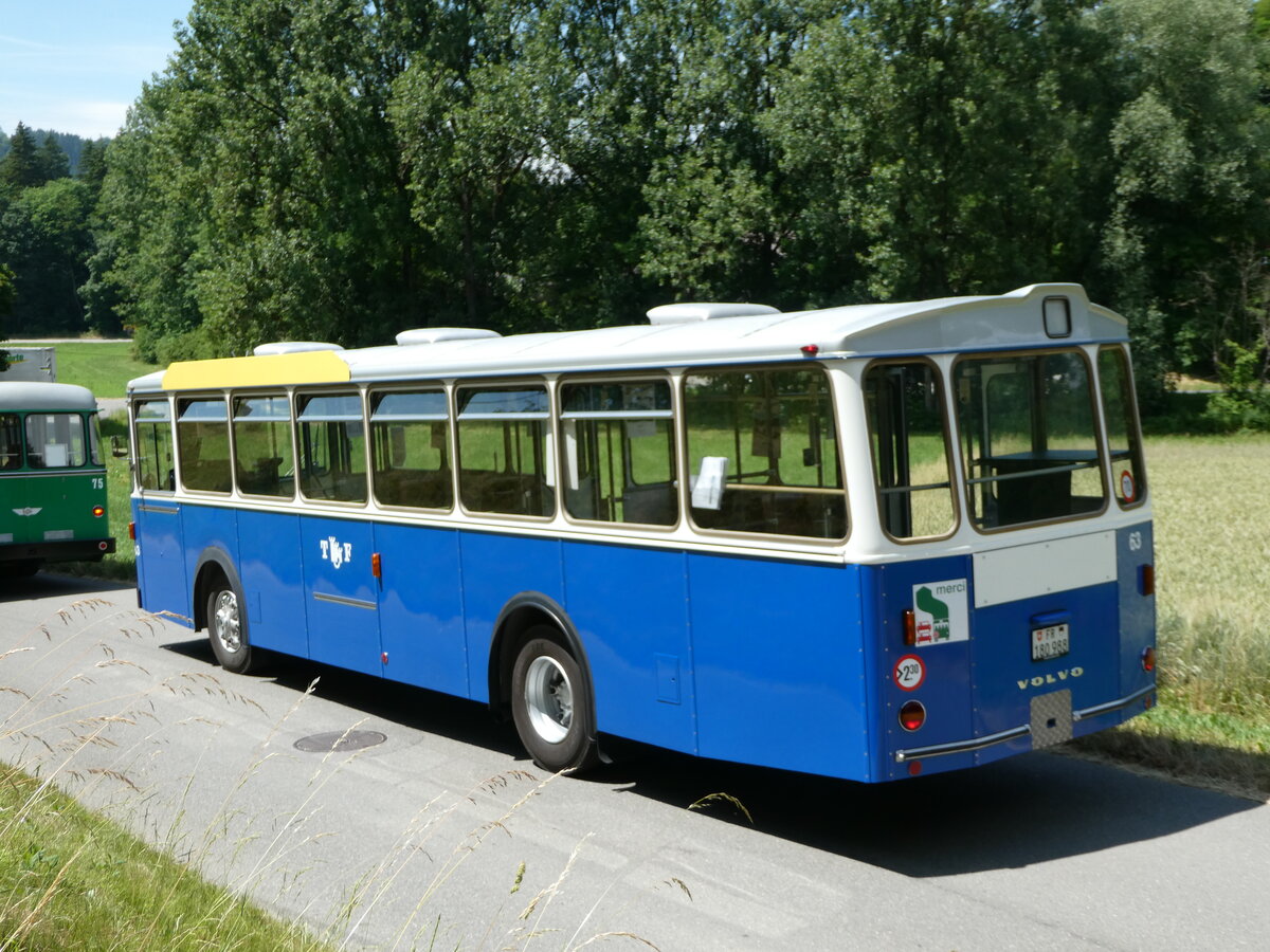 (251'711) - TF Fribourg (CTF) - Nr. 63/FR 180'988 - Volvo/Hess (ex TPF Fribourg Nr. 63; ex TF Fribourg Nr. 63) am 18. Juni 2023 bei Oberburg