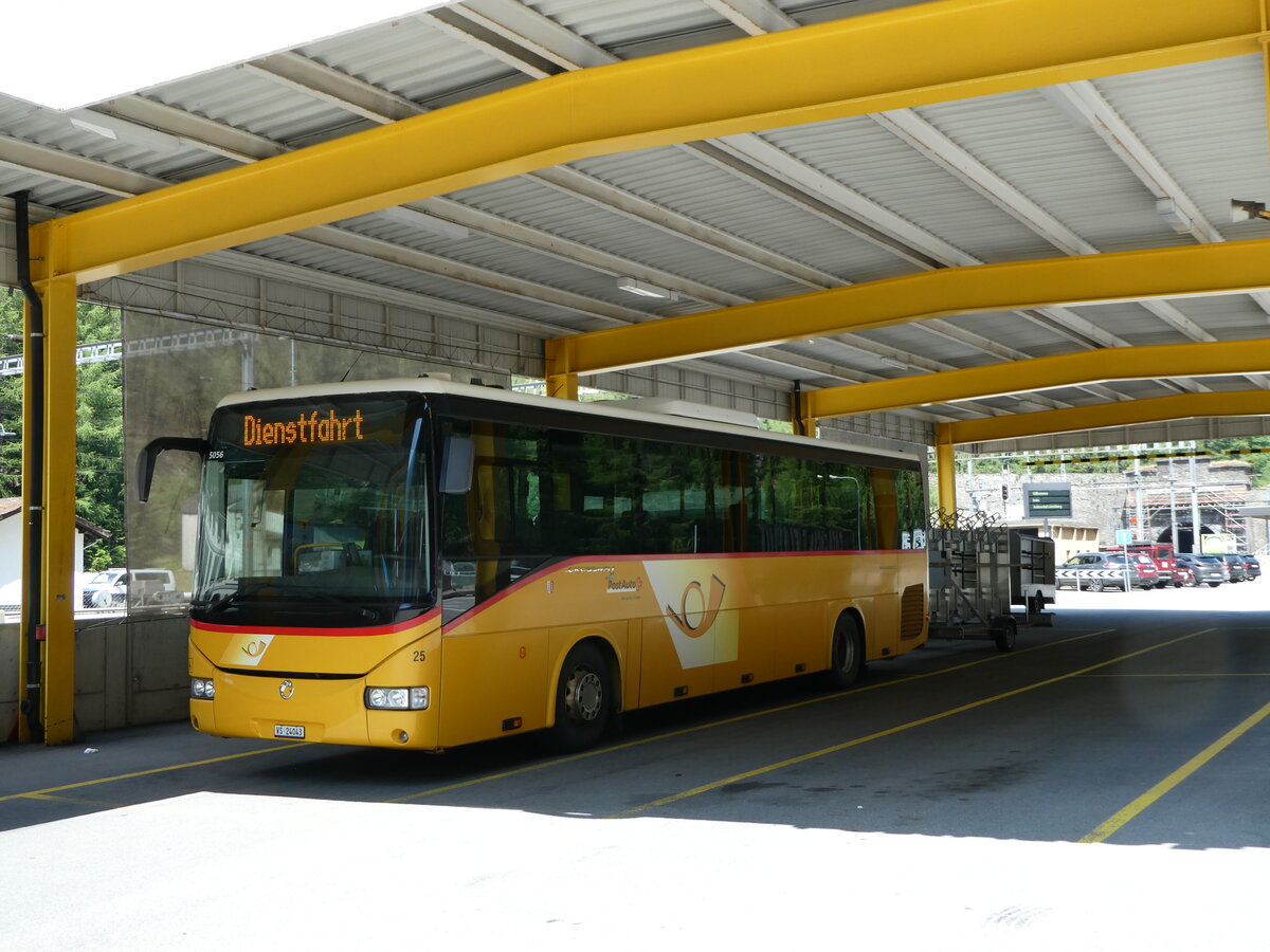 (252'088) - Jaggi, Kippel - Nr. 25/VS 24'043/PID 5056 - Irisbus am 26. Juni 2023 beim Bahnhof Goppenstein